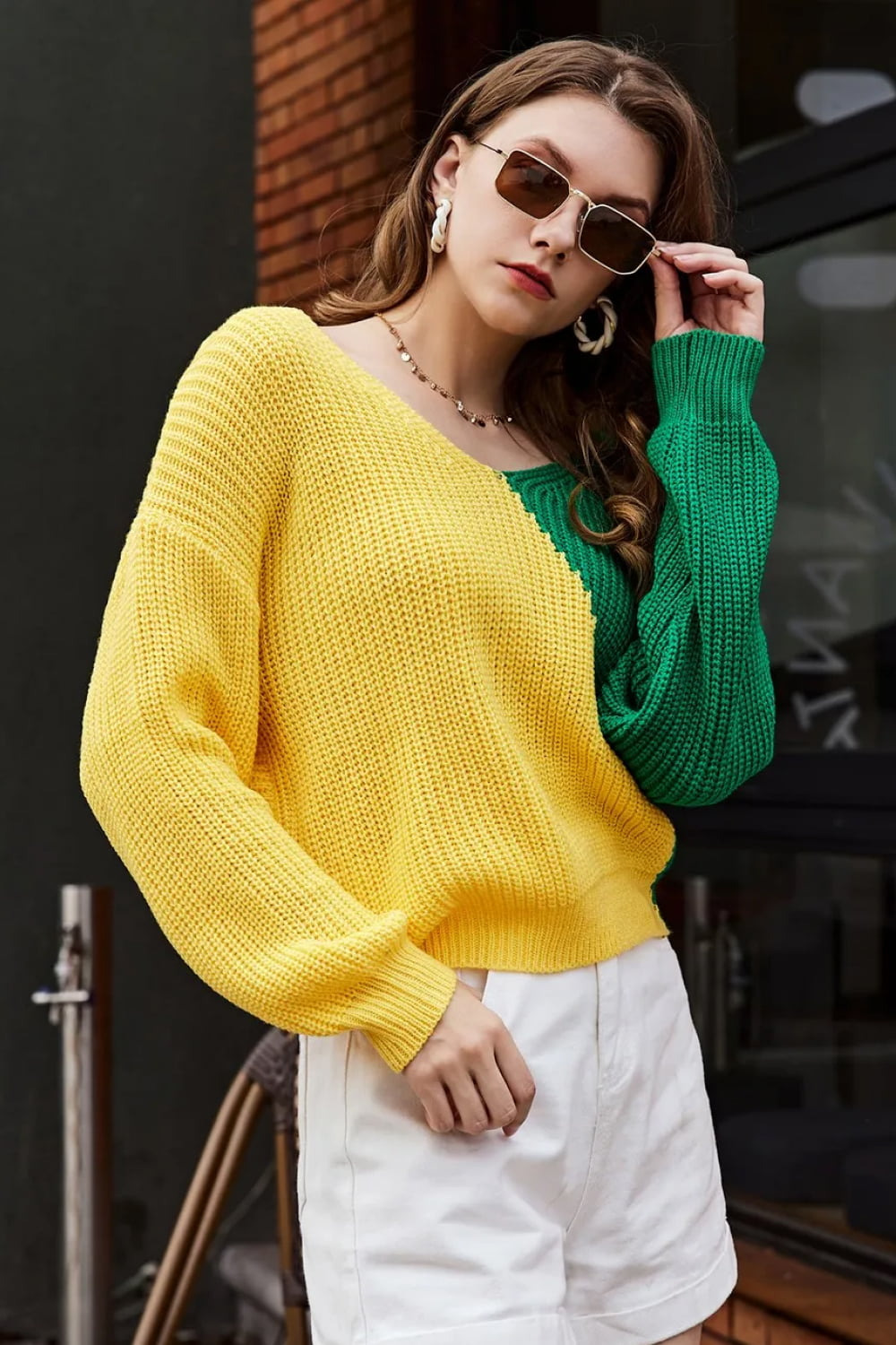 Two-Tone V-Neck Twisted Sweater